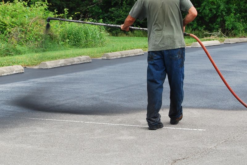 Asphalt Sealcoating